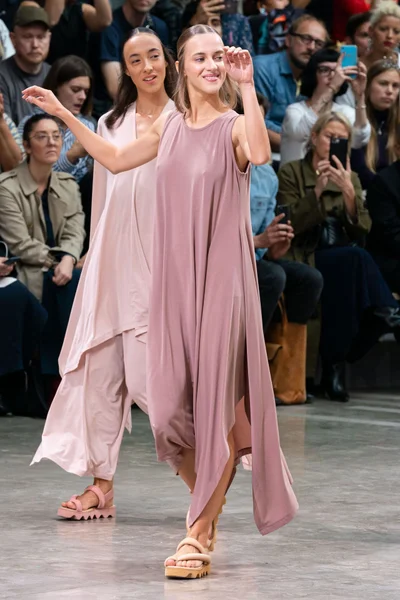 Look 7